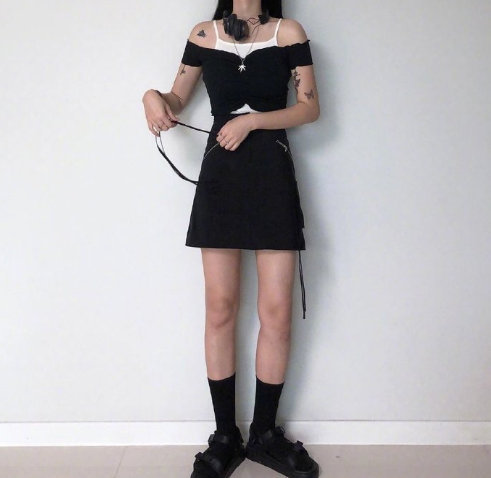 酷女孩图片 显腿长的黑色穿衣搭配参考图片 2