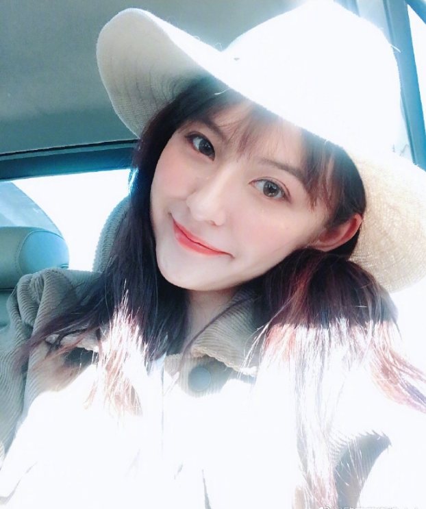 新疆美女图片 女明星热依扎自拍照图片 3