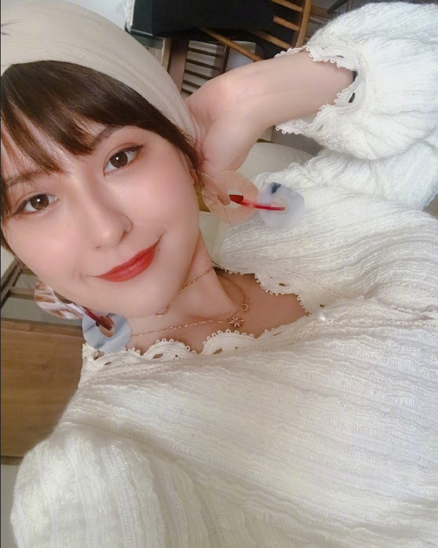 新疆美女图片 女明星热依扎自拍照图片 4
