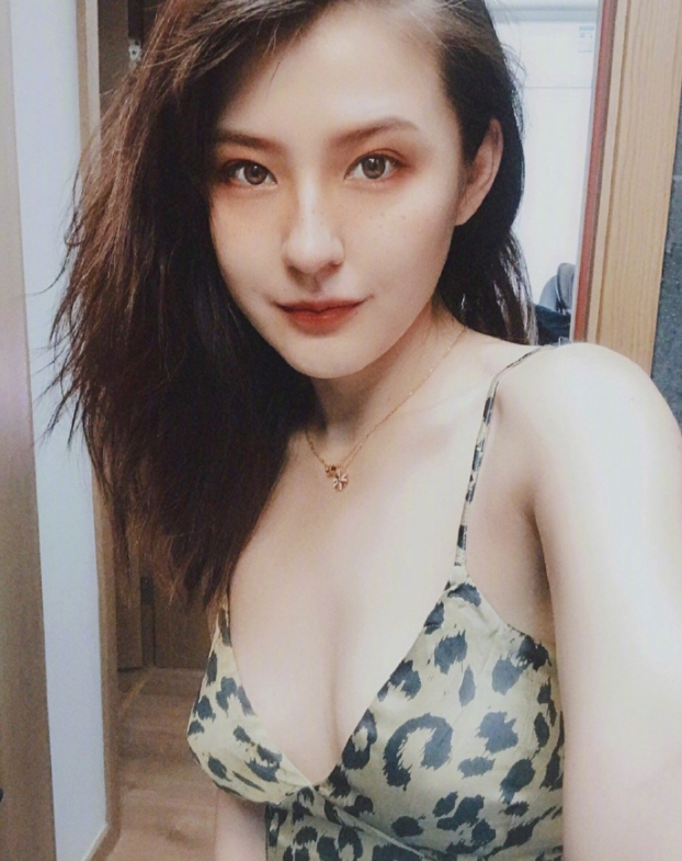 新疆美女图片 女明星热依扎自拍照图片 7