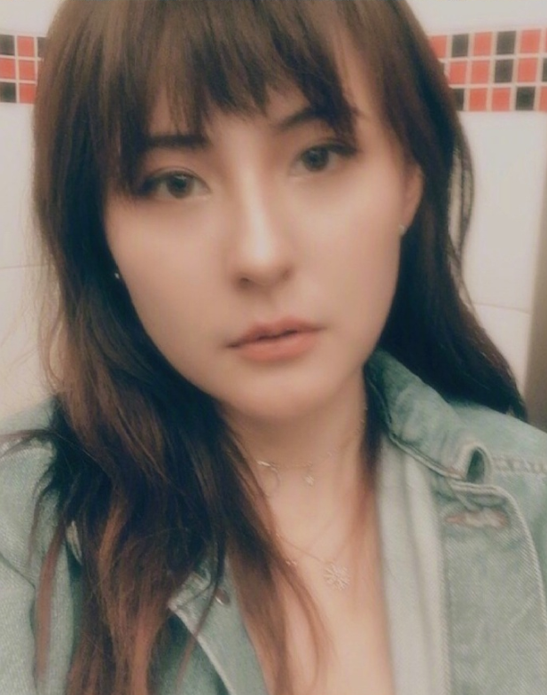 新疆美女图片 女明星热依扎自拍照图片 12