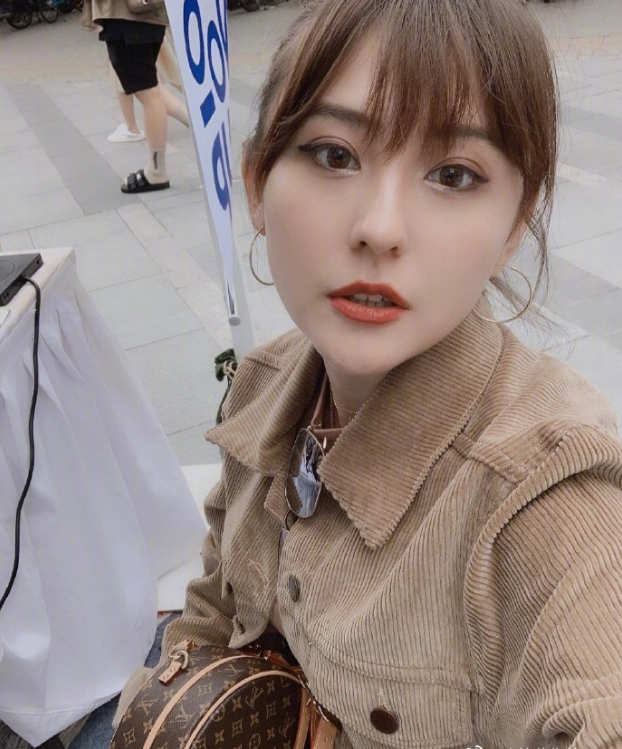 新疆美女图片 女明星热依扎自拍照图片 15