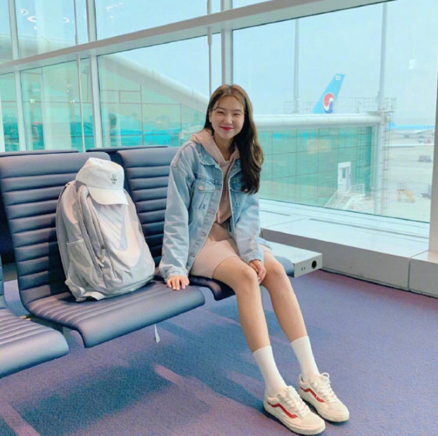 清纯美女图片 夏末初秋元气少女穿搭 3