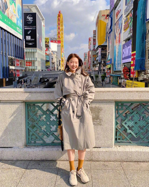 清纯美女图片 夏末初秋元气少女穿搭 11