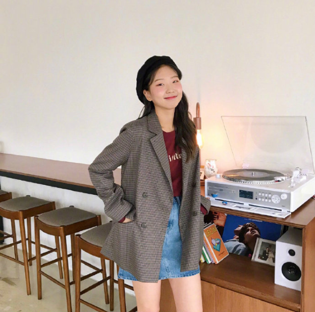 清纯美女图片 夏末初秋元气少女穿搭 14