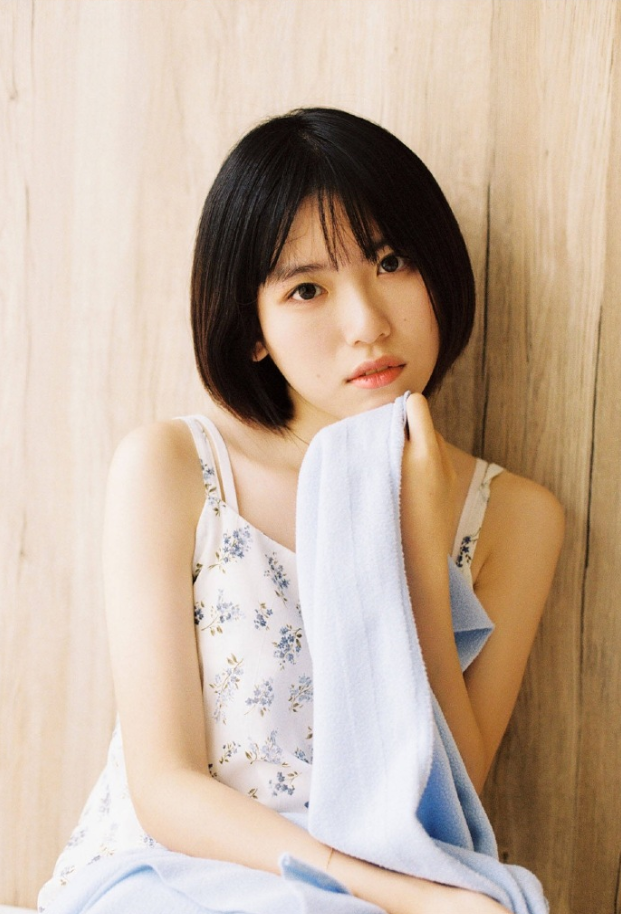 清纯美女生活照 短发女生唯美写真 2