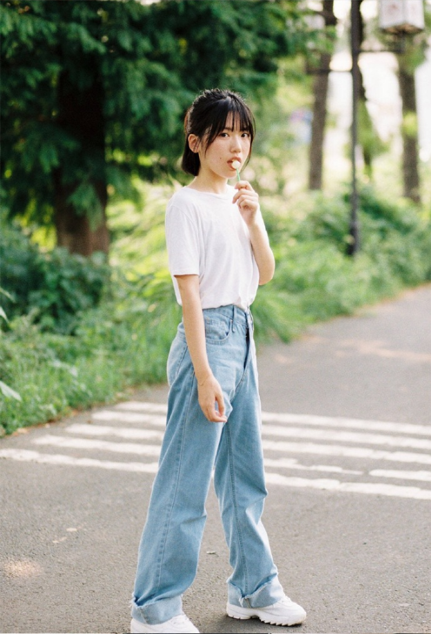 清纯美女生活照 短发女生唯美写真 4
