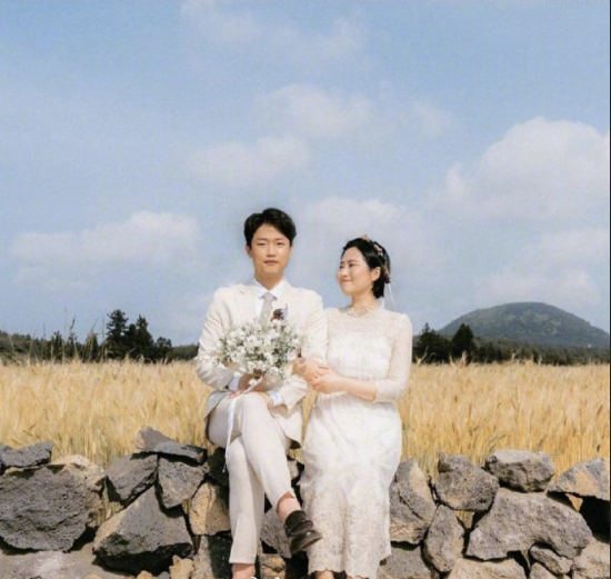 甜甜的旅拍婚纱照图片 2