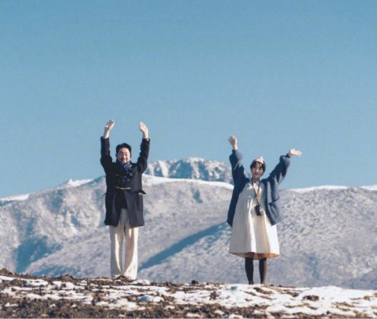 甜甜的旅拍婚纱照图片 13