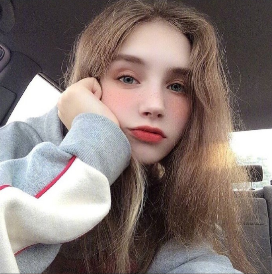 俄罗斯美少女Vanillllaicecream自拍照图片 5