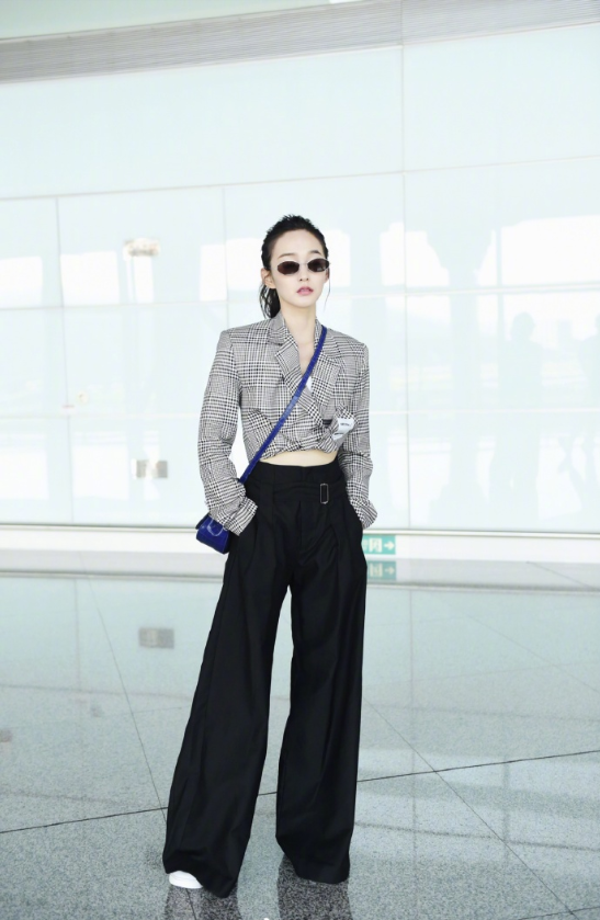 重庆美女图片 内地女明星何泓姗VivaHo私服穿搭图 4