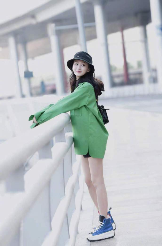 重庆美女图片 内地女明星何泓姗VivaHo私服穿搭图 6