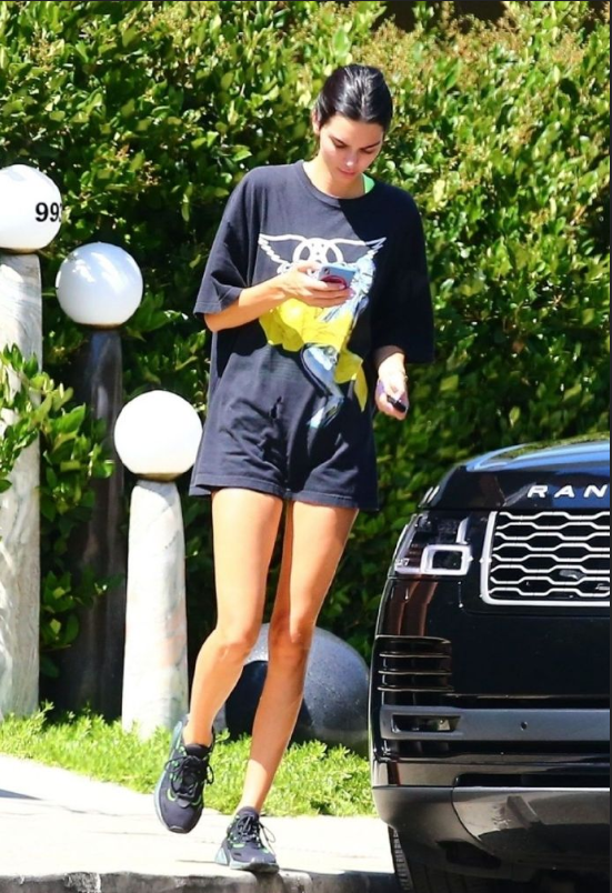 欧美美女图片 欧美模特肯豆Kendall Jenner驾车外出 5