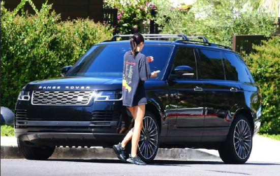 欧美美女图片 欧美模特肯豆Kendall Jenner驾车外出 8