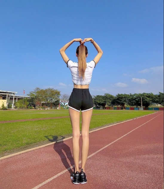神仙大长腿美女图片 筷子腿图片 9