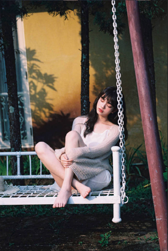 吊带美女图片 吊带连衣裙清纯美女写真图片 6