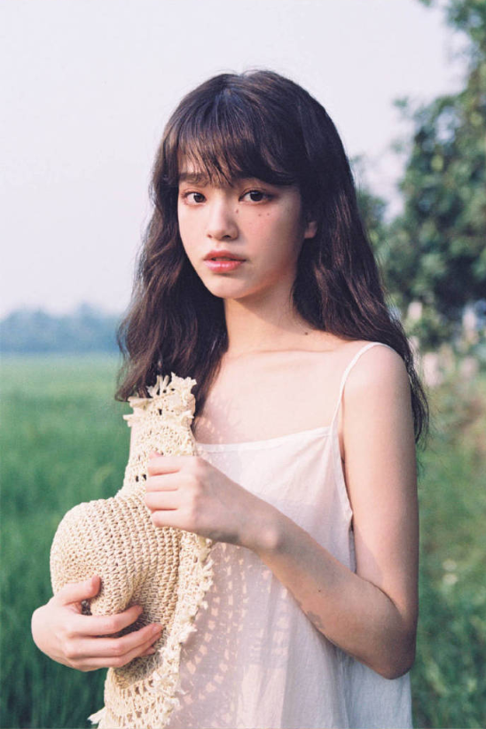 吊带美女图片 吊带连衣裙清纯美女写真图片 12