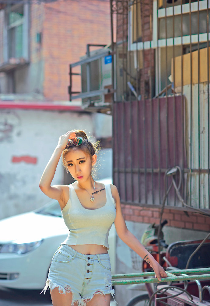 性感高跟美女图片 邻家小姐姐图片 3