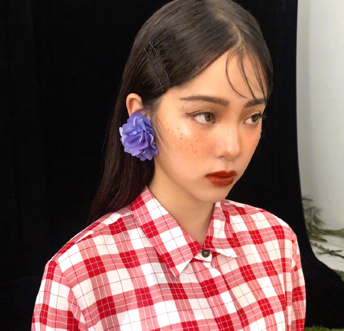 台湾美女图片 欧阳娜娜雀斑妆图片 2