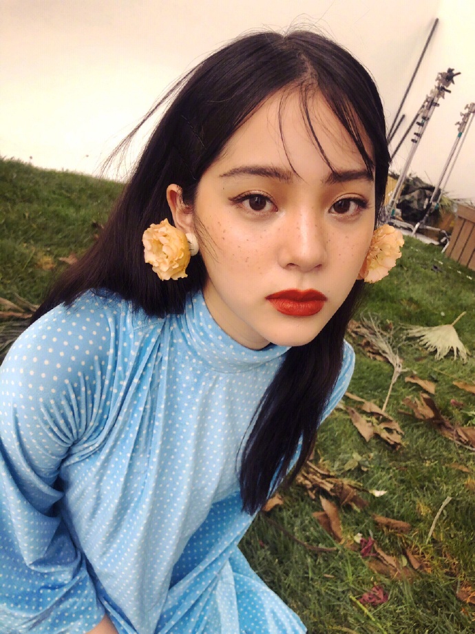 台湾美女图片 欧阳娜娜雀斑妆图片 7