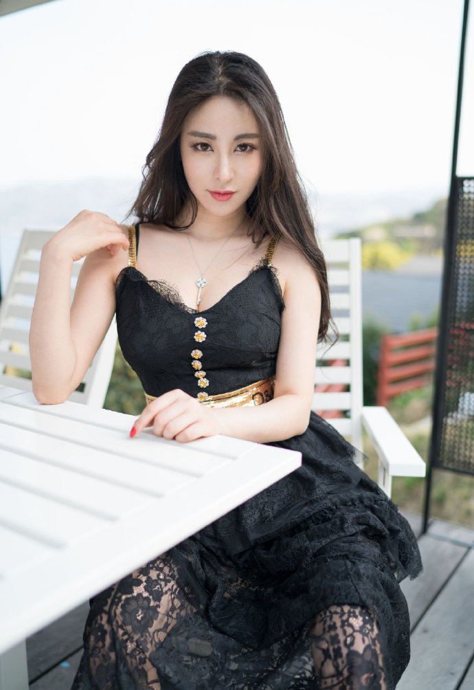 霸气美女图片 霸气侧漏的高颜值小姐姐图片 8