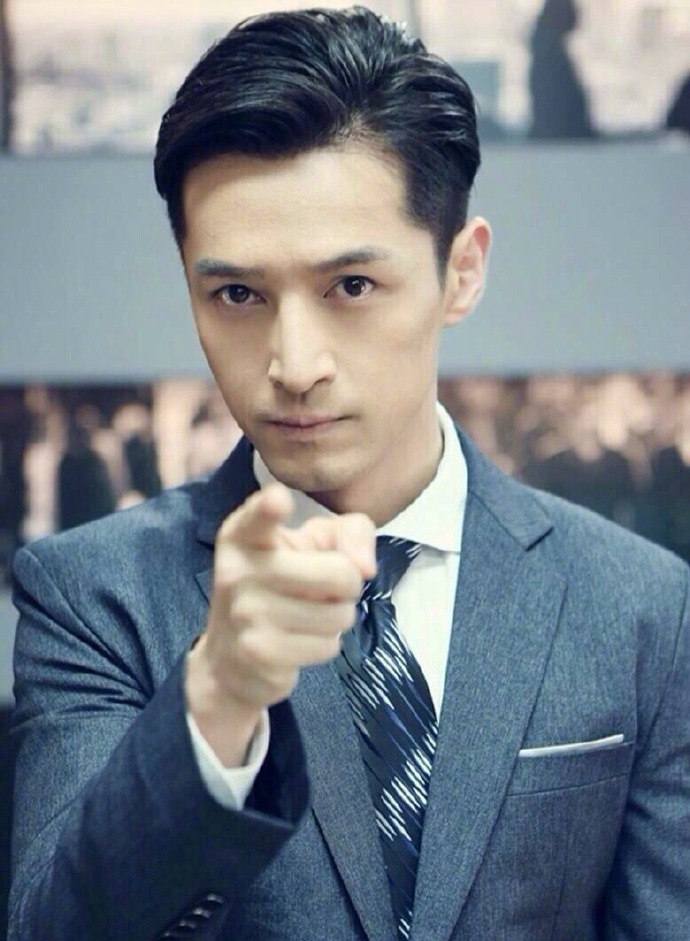 中国男演员胡歌图片 穿西装最帅的男人图片 6