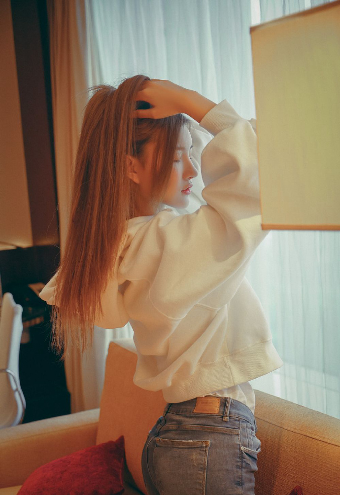 牛仔裤美女图片 青春美少女图片 4
