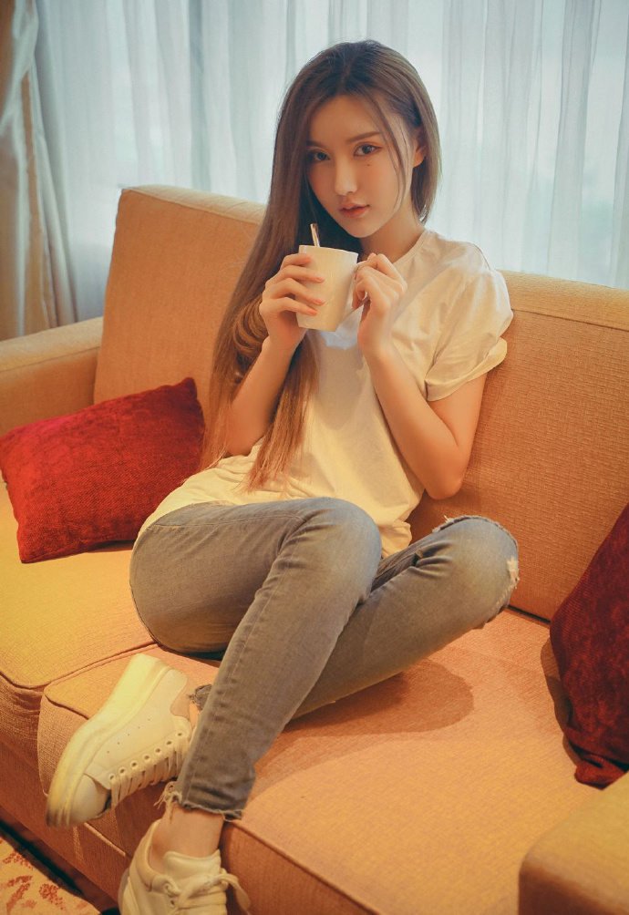 牛仔裤美女图片 青春美少女图片 7