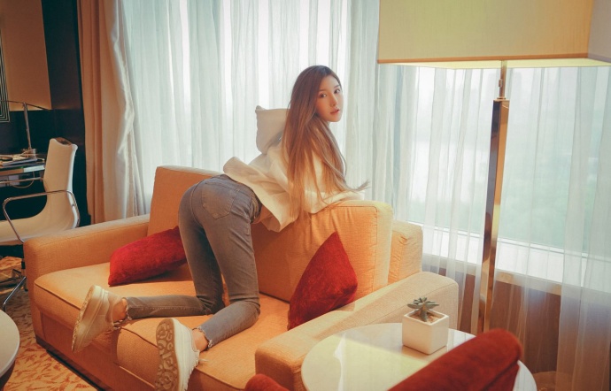 牛仔裤美女图片 青春美少女图片 8