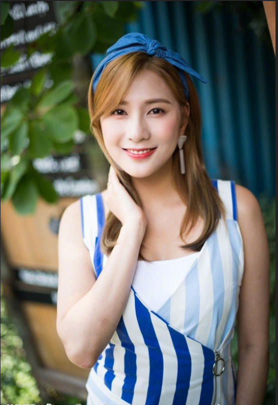 韩国女歌手吴夏荣高清照片 7