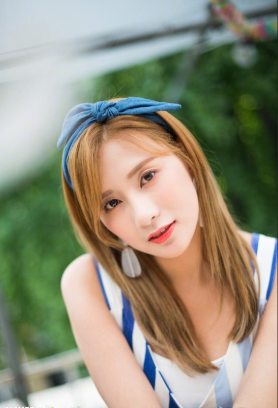 韩国女歌手吴夏荣高清照片 9