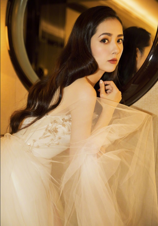 台湾美女图片 台湾女神郭碧婷黑白两套礼服出席 5