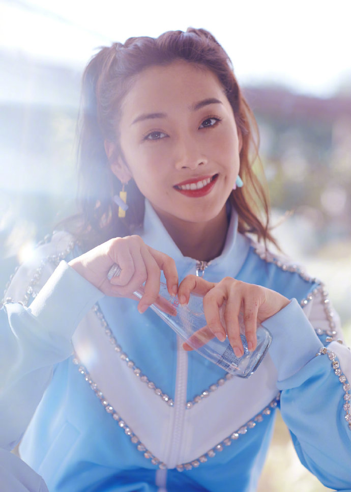 中国美女图片 女明星宣璐校园运动大片曝光 3