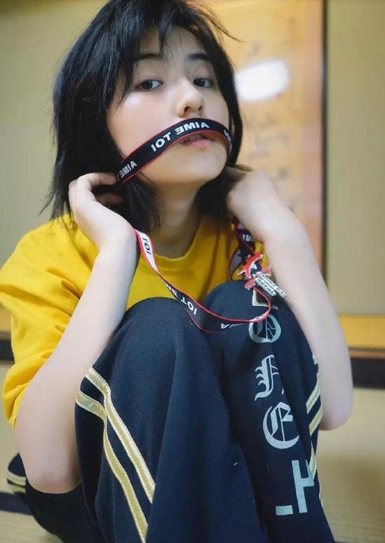 童星小美女图片 内地女演员张子枫穿搭合辑图片 7