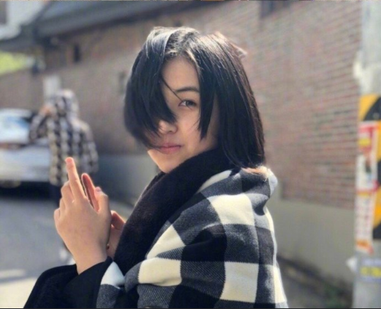童星小美女图片 内地女演员张子枫穿搭合辑图片 10