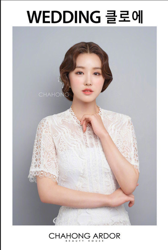 韩式婚纱照新娘发型图片 3