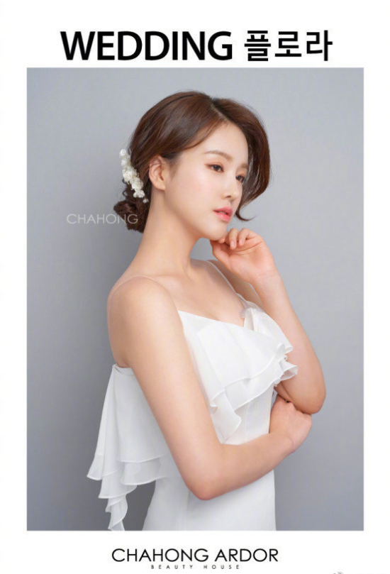 韩式婚纱照新娘发型图片 4
