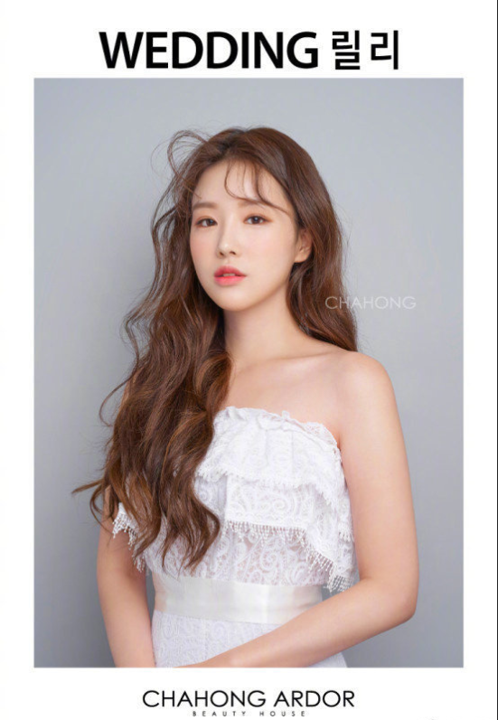 韩式婚纱照新娘发型图片 6
