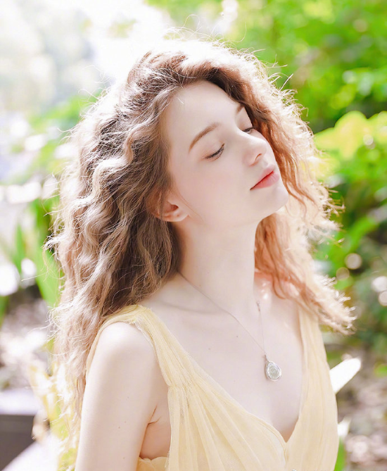 白俄罗斯美女模特Anastasia Cebulska图片 6