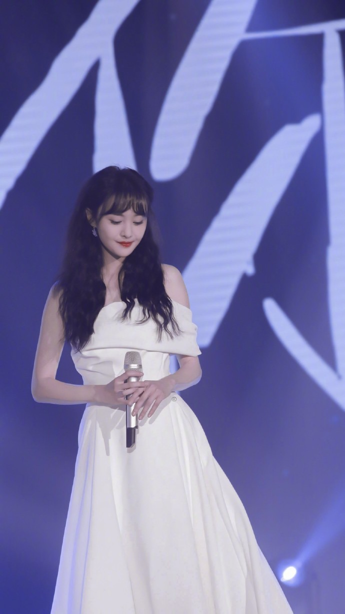 内地女明星郑爽十周年上海生日会图片 3