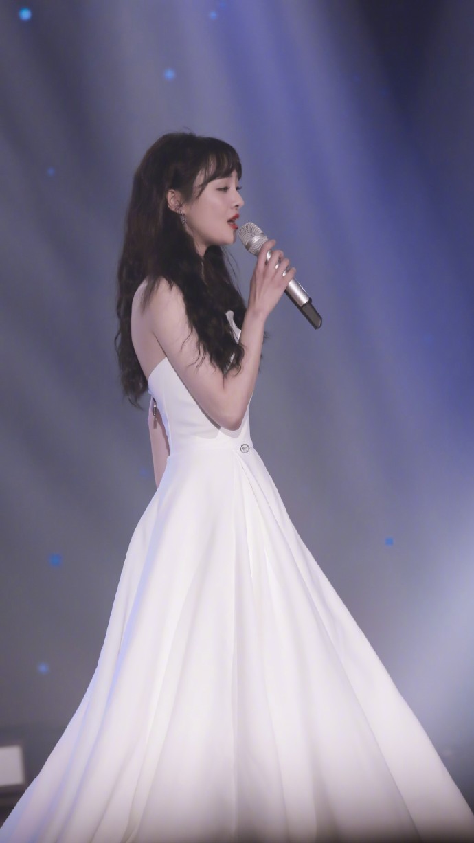 内地女明星郑爽十周年上海生日会图片 5