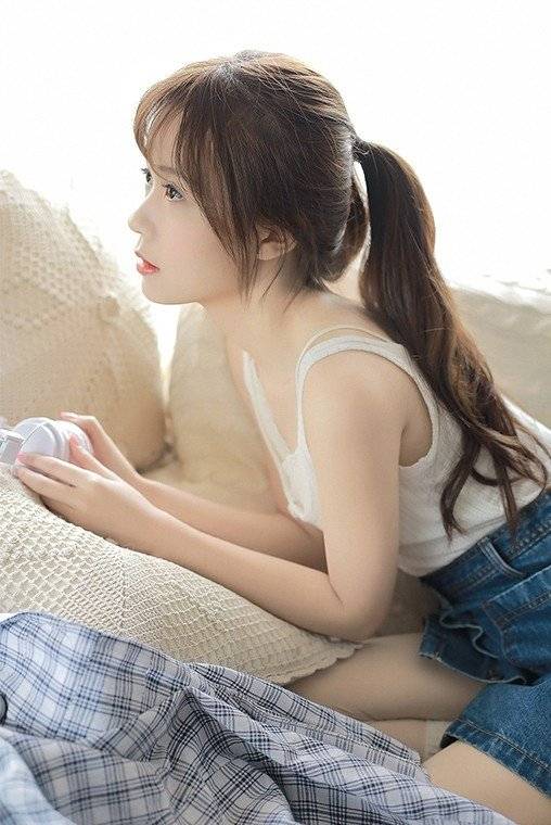 邻家女孩居家私服写真图片 3