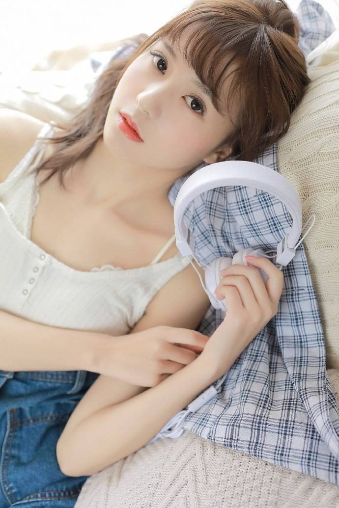 邻家女孩居家私服写真图片 8