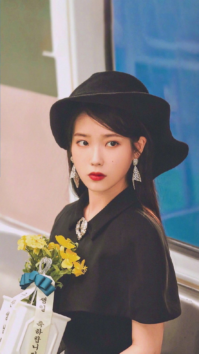 韩国美女歌手李知恩ui民国造型图片 7