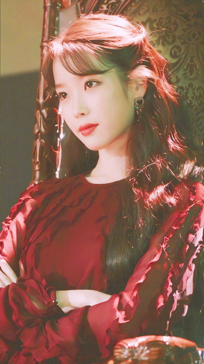韩国美女歌手李知恩ui民国造型图片 9