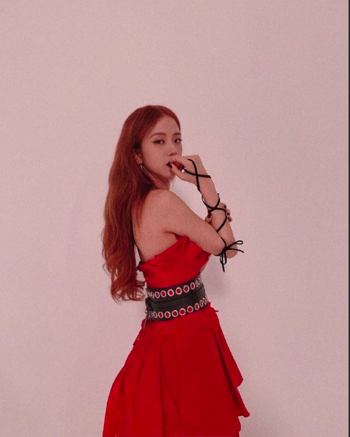 韩国美女明星金智秀图片 是小仙女啊 10