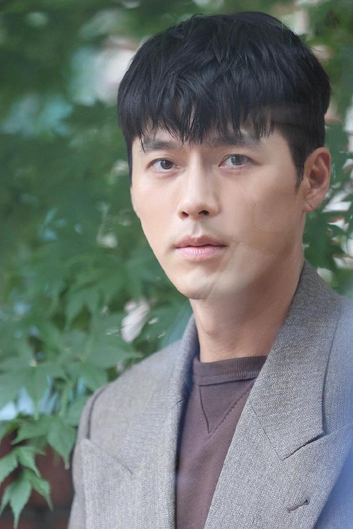 韩国男演员玄彬《Esquire》封面拍摄花絮图片 4