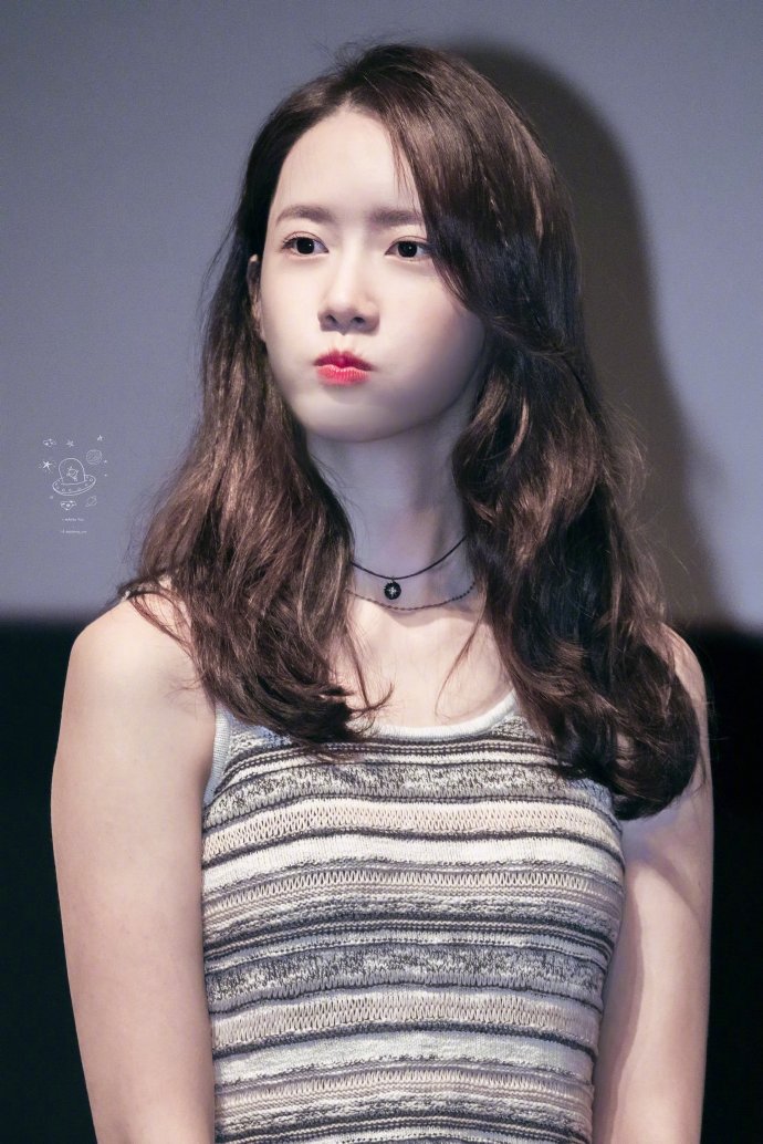 韩国美女图片 演员林允儿嘟嘴卖萌图片 3