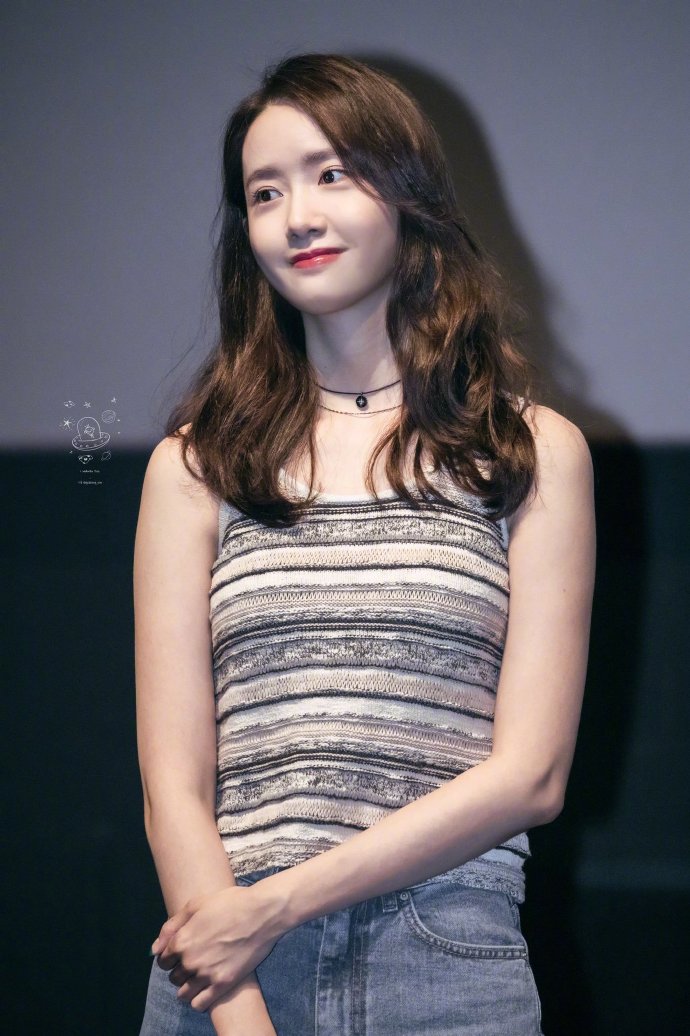 韩国美女图片 演员林允儿嘟嘴卖萌图片 6