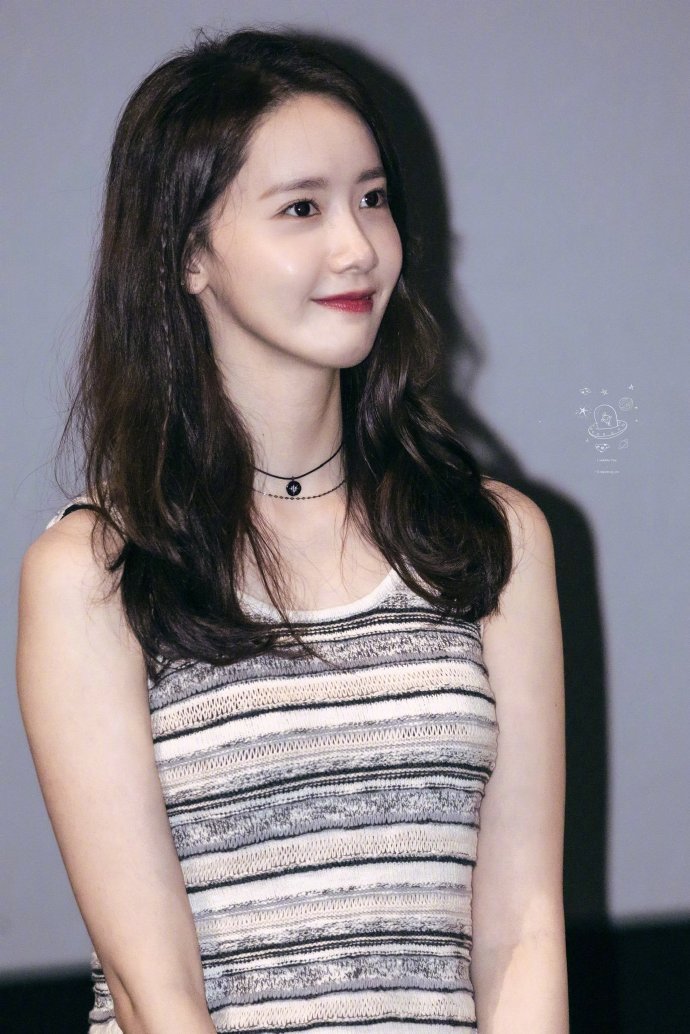 韩国美女图片 演员林允儿嘟嘴卖萌图片 7